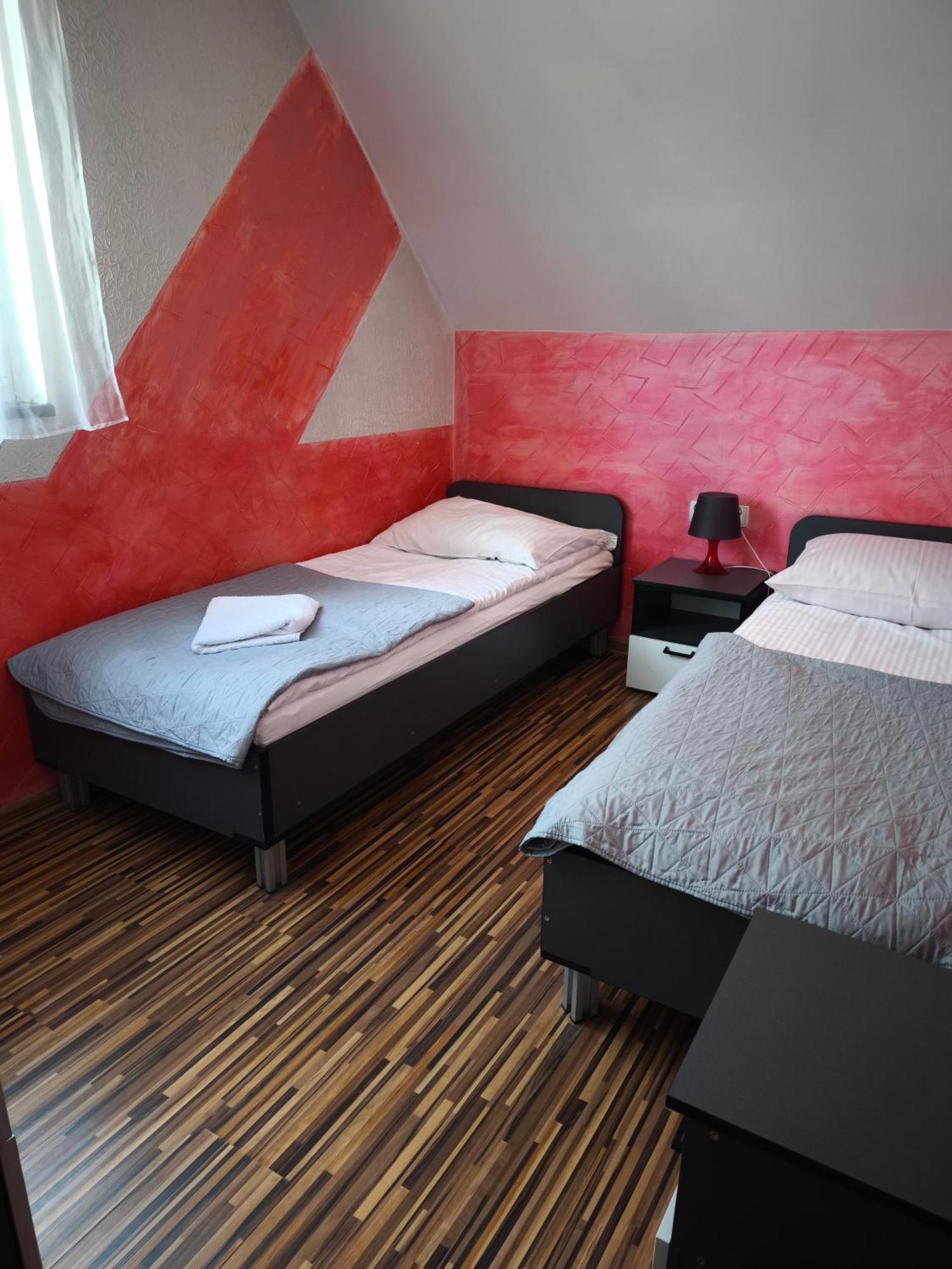 Apartaments Gory ニエジツァ・ザメク エクステリア 写真